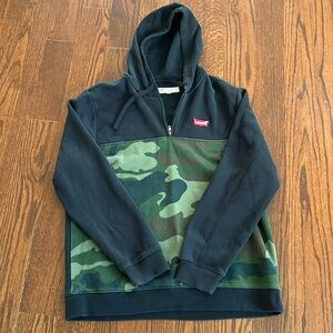 Men’s Levi’s half zip hoodie like new size xl with pockets